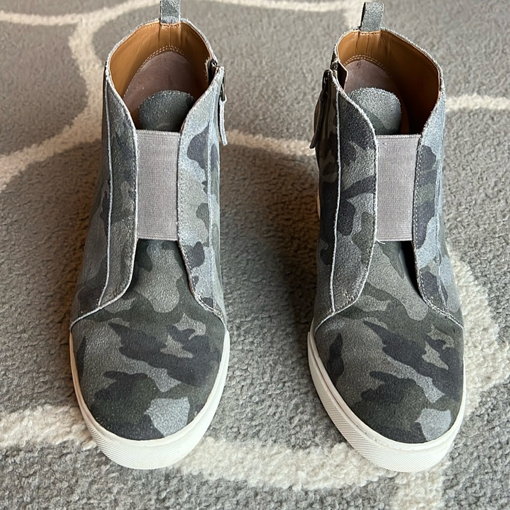 Lines Paolo Felicia wedge sneakers, size 9, color grey Camo